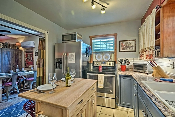 Wine Down Cottage at Vara Guest House