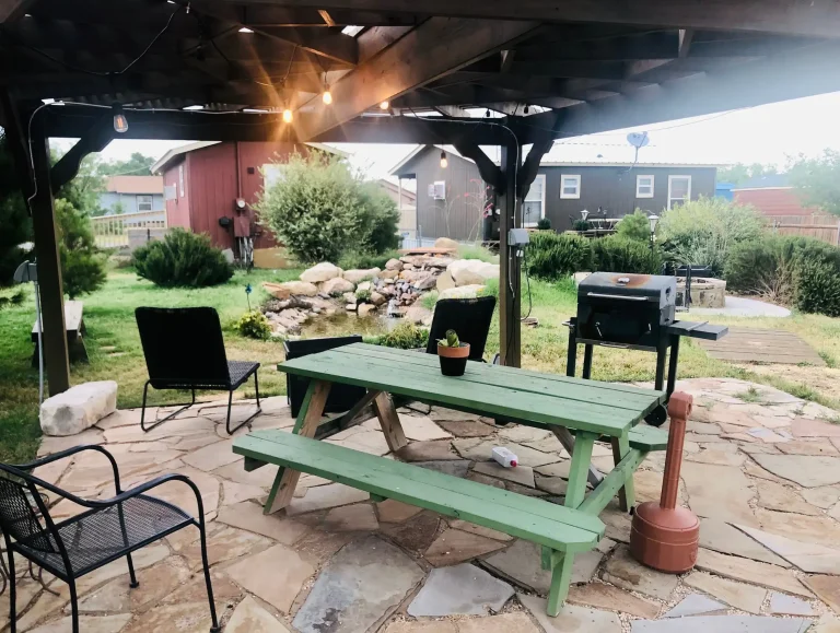 picnic table